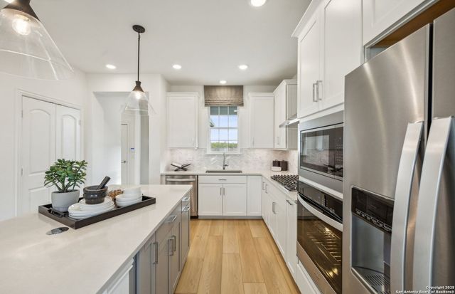 2089 Pinyon Dr, New Braunfels, TX 78132