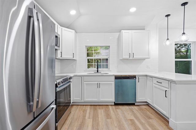 1413 N Wilhite Street, Cleburne, TX 76031