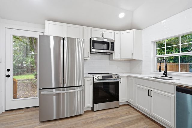 1413 N Wilhite Street, Cleburne, TX 76031