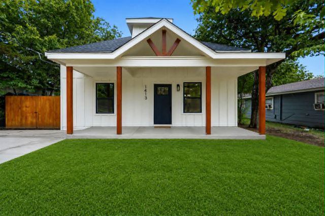 1413 N Wilhite Street, Cleburne, TX 76031
