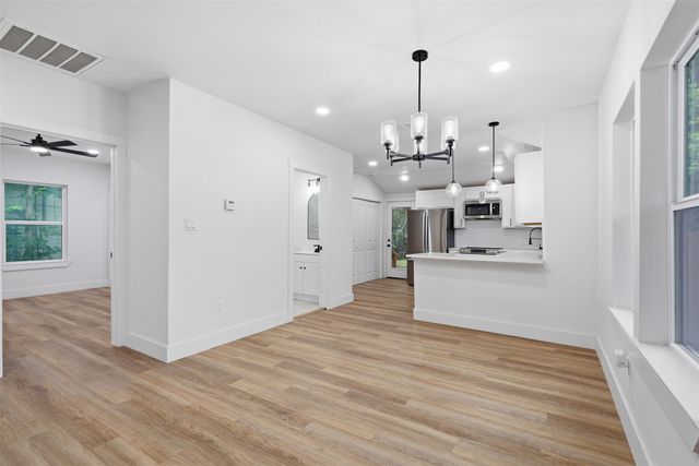 1413 N Wilhite Street, Cleburne, TX 76031