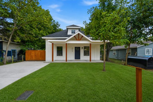 1413 N Wilhite Street, Cleburne, TX 76031