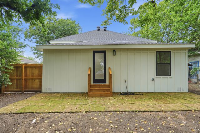1413 N Wilhite Street, Cleburne, TX 76031