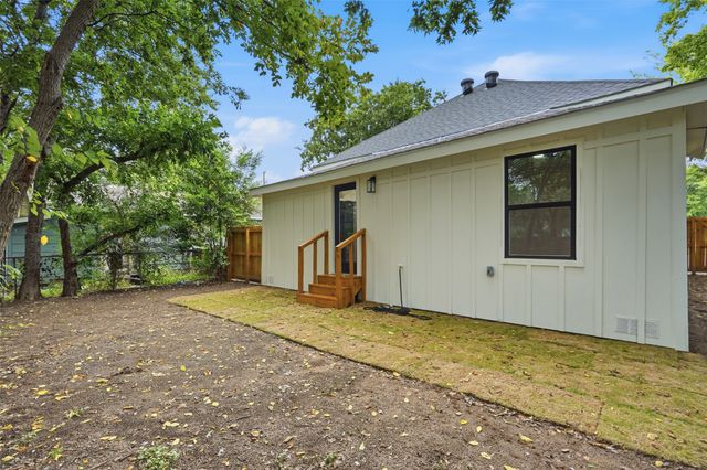 1413 N Wilhite Street, Cleburne, TX 76031
