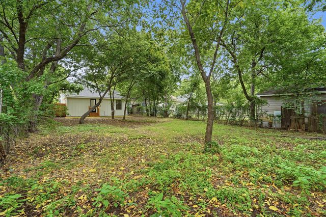 1413 N Wilhite Street, Cleburne, TX 76031