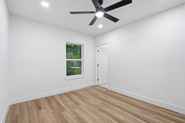 1413 N Wilhite Street, Cleburne, TX 76031