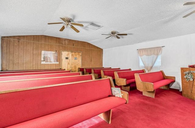 260 N Los Angeles Street, Tulare, CA 93274