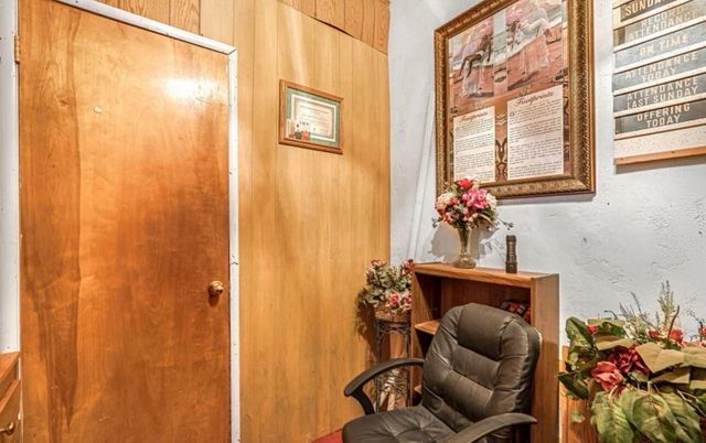 260 N Los Angeles Street, Tulare, CA 93274