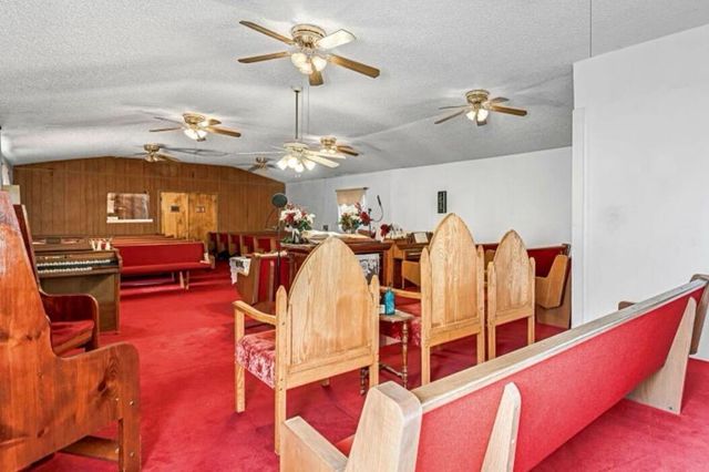 260 N Los Angeles Street, Tulare, CA 93274