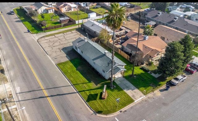 260 N Los Angeles Street, Tulare, CA 93274