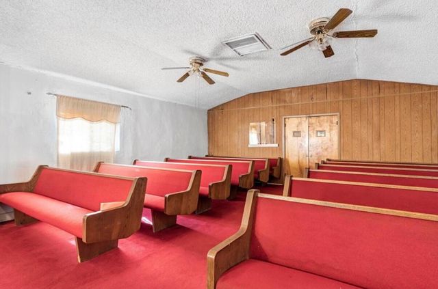 260 N Los Angeles Street, Tulare, CA 93274