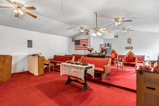 260 N Los Angeles Street, Tulare, CA 93274