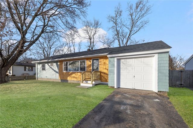 26 Ledge Drive, West Warwick, RI 02893