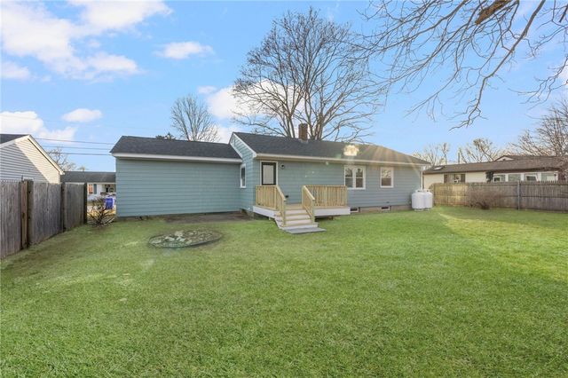 26 Ledge Drive, West Warwick, RI 02893