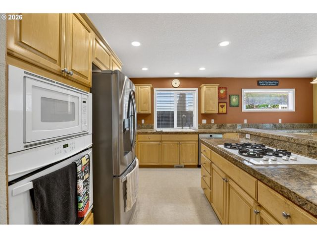 5798 Ne TUNBRIDGE St, Hillsboro, OR 97124