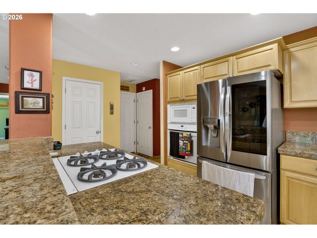 5798 Ne TUNBRIDGE St, Hillsboro, OR 97124