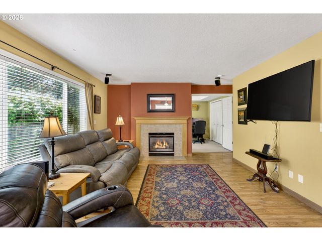 5798 Ne TUNBRIDGE St, Hillsboro, OR 97124