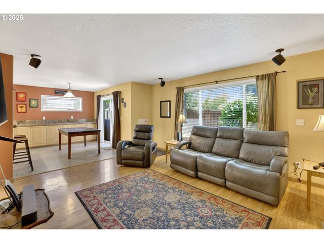 5798 Ne TUNBRIDGE St, Hillsboro, OR 97124