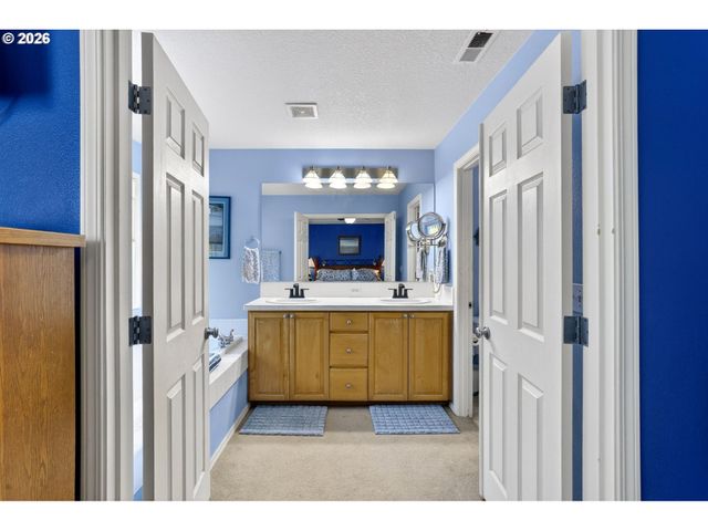 5798 Ne TUNBRIDGE St, Hillsboro, OR 97124