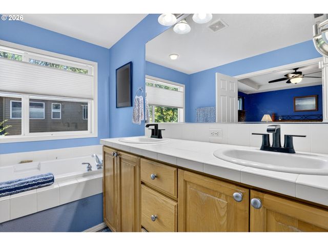 5798 Ne TUNBRIDGE St, Hillsboro, OR 97124