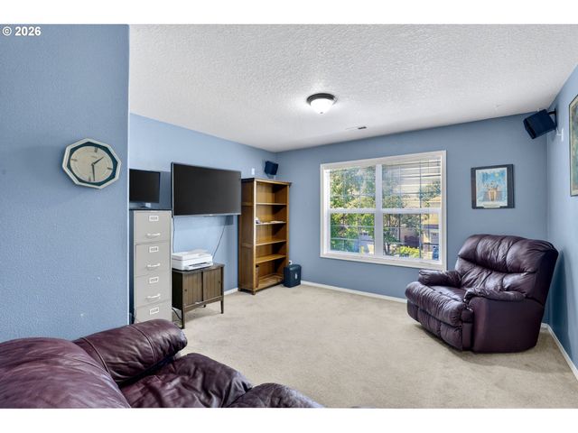 5798 Ne TUNBRIDGE St, Hillsboro, OR 97124