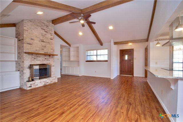 510 Russell Court, Hallettsville, TX 77964