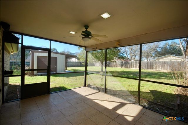 510 Russell Court, Hallettsville, TX 77964