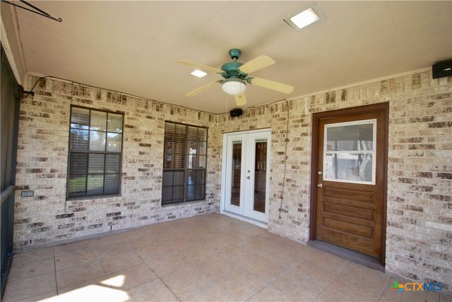 510 Russell Court, Hallettsville, TX 77964