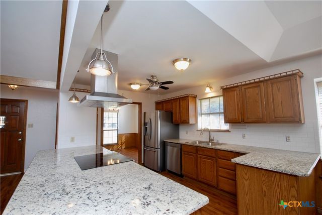 510 Russell Court, Hallettsville, TX 77964