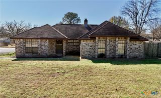 510 Russell Court, Hallettsville, TX 77964