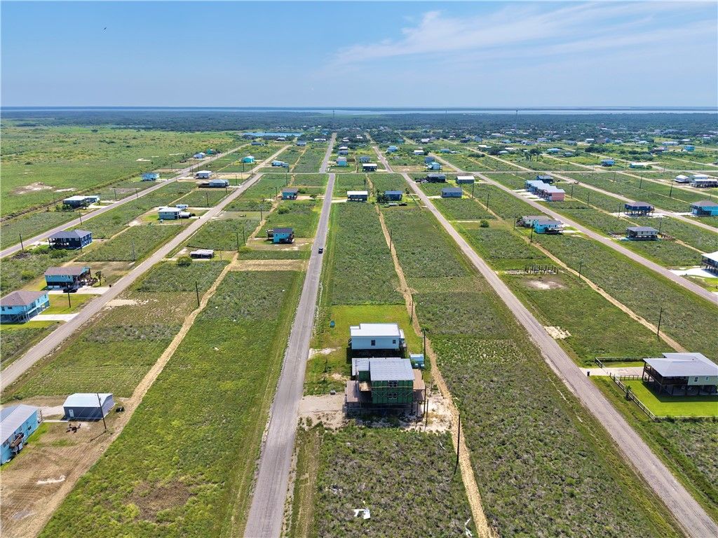 236 W Forest Oak Lane, Rockport, TX 78382 — photo 2