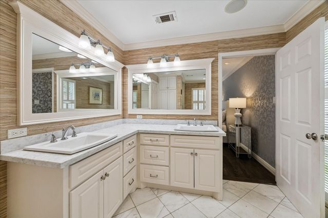 6143 Chevy Chase Drive, Houston, TX 77057