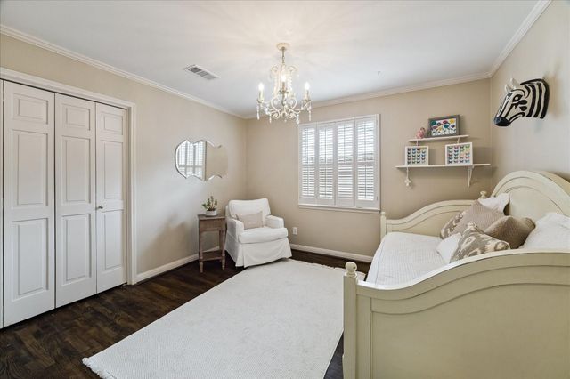 6143 Chevy Chase Drive, Houston, TX 77057