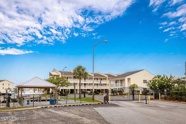 2421 Beachview Drive, A5, Ocean Springs, MS 39564