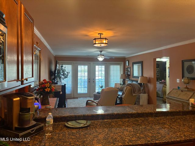 2421 Beachview Drive, A5, Ocean Springs, MS 39564