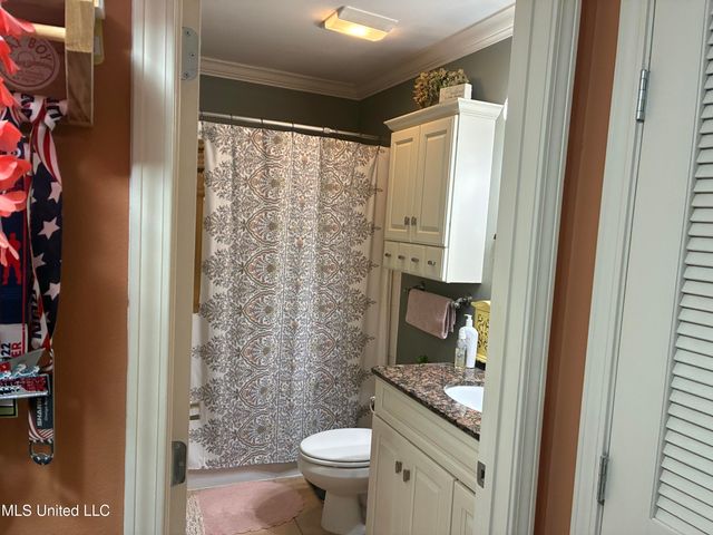 2421 Beachview Drive, A5, Ocean Springs, MS 39564