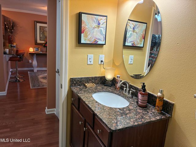 2421 Beachview Drive, A5, Ocean Springs, MS 39564