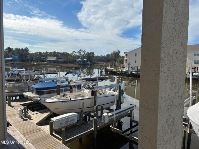 2421 Beachview Drive, A5, Ocean Springs, MS 39564