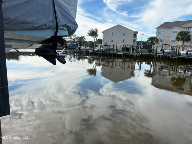 2421 Beachview Drive, A5, Ocean Springs, MS 39564