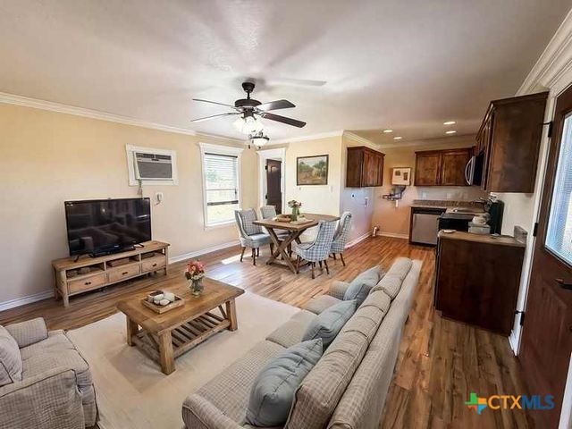 601 CR 60, Gatesville, TX 76528