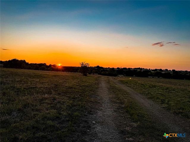 601 CR 60, Gatesville, TX 76528