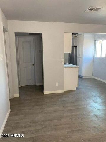 1321 N 48TH Place, Phoenix, AZ 85008