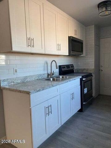 1321 N 48TH Place, Phoenix, AZ 85008