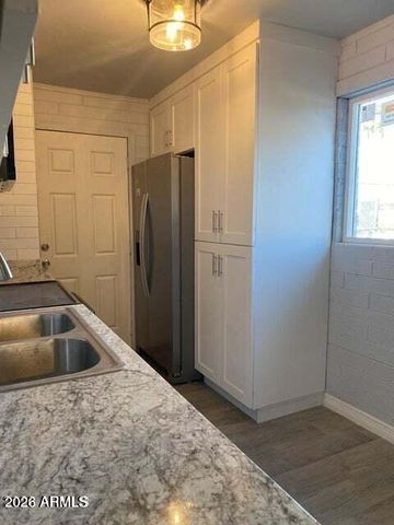 1321 N 48TH Place, Phoenix, AZ 85008