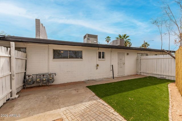 1321 N 48TH Place, Phoenix, AZ 85008