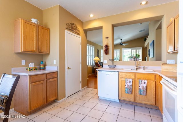 8078 W Morning Light Way, Tucson, AZ 85743