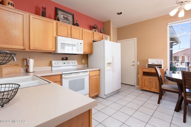 8078 W Morning Light Way, Tucson, AZ 85743