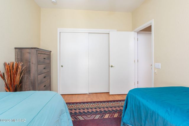 8078 W Morning Light Way, Tucson, AZ 85743