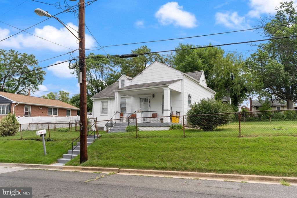 1210 FOYER AVE, Capitol Heights, MD 20743