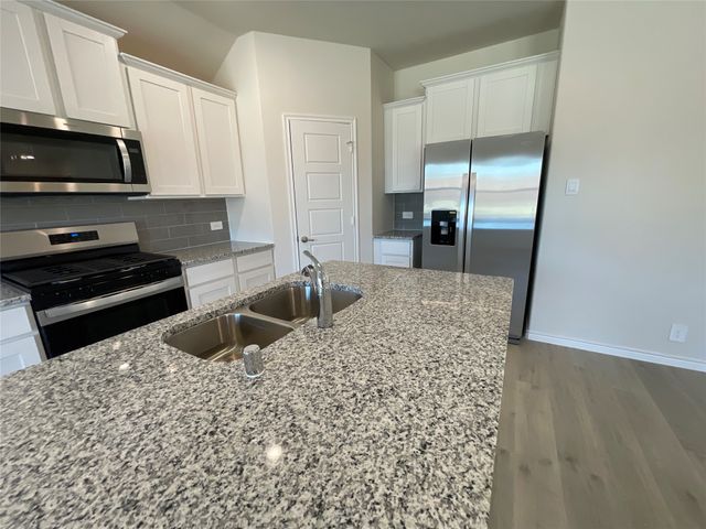 769 Sunglow Way, Lavon, TX 75166